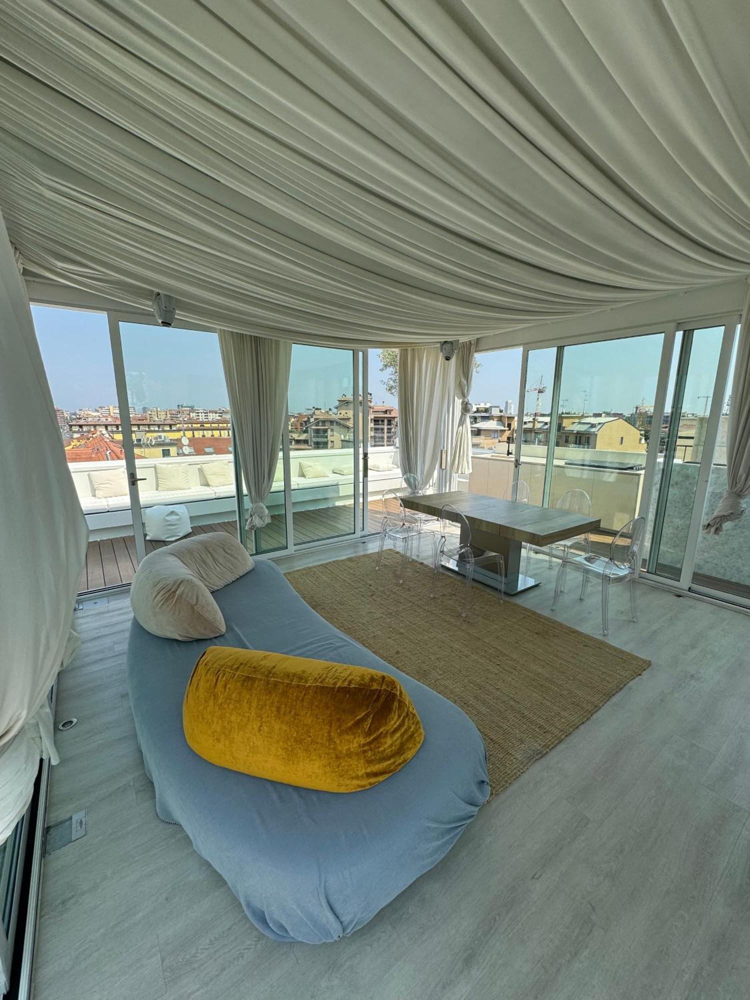 Skyjungle, Luxury Penthouse Private Pool And Spa Milan Exterior photo